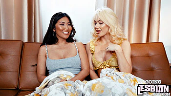 Stunning lesbo pussylicking cutie