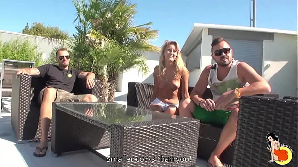 Fantastic Kelly Pix discovers threesome for the very first time