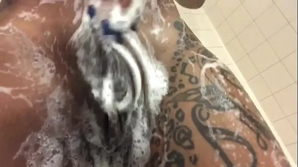He could not wait to suck the squirt out of her fat pussy!!
