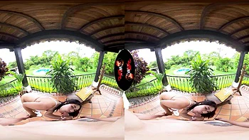 Pretty in paradise: Blowjob, Cowgirl  Latina VR Porn