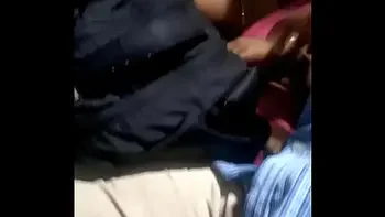 बस में चाची की चूत