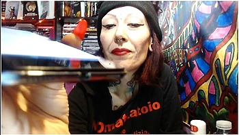 Miss Wagon Vegan Insults, Offends And Says Bad Words To Googles Assistant