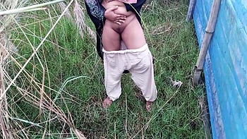 Housewife And Driver Outdoor Sex Video. Driver And Housewife