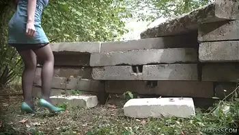 New site with voyeur-style pee videos.