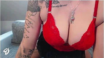 Red Rock And Nina Devil - Black Rock Red Top