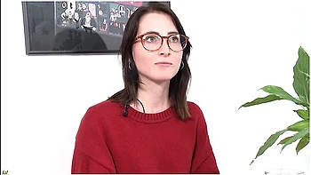 Lia Comes To Climax With And Fingering