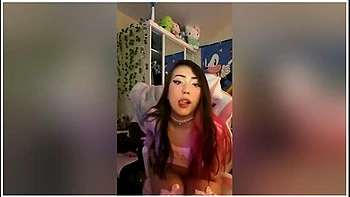 Eunhae Shows Off Tight Little Body And Grinds On Gaming Chair