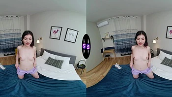 Petite teen Luna Lynx wanking her pussy on the bed