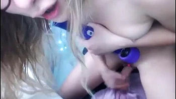 Lustful Nerdy Camgirl Using A Sex Toy To Please Herself: Amateur, Babe  Xnxx Porn