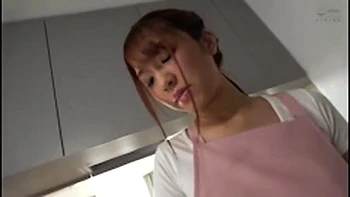 00526,Beautiful woman's lewd appearance