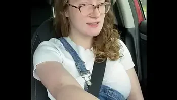 Nerdy Country Girl Rubs Herself in her Car