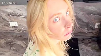 Helped A Cute Stranger On The Street And Fucked Her On The Same Day