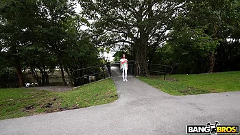 Pretty Feet, Big Meat