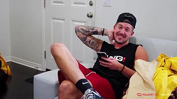 Behind The W- Squirt Queen Tiffany Watson And Comic Ryan Pownal - Katka Henesova