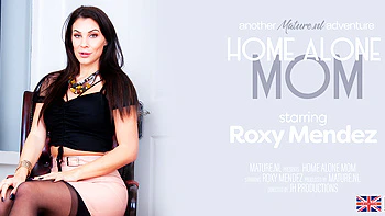 When Hot Mom Roxy Mendez Is Ahome Alone She Gets Wet And Wild