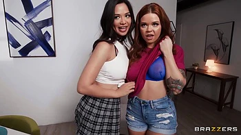 Sinatra Monroe, Scarlett Alexis And Alexis Monroe - Get Fucked By A Special Agent