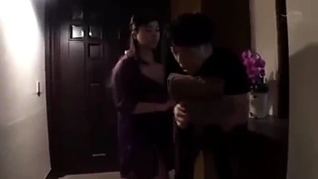 06985,Sensual play of Asian beauty