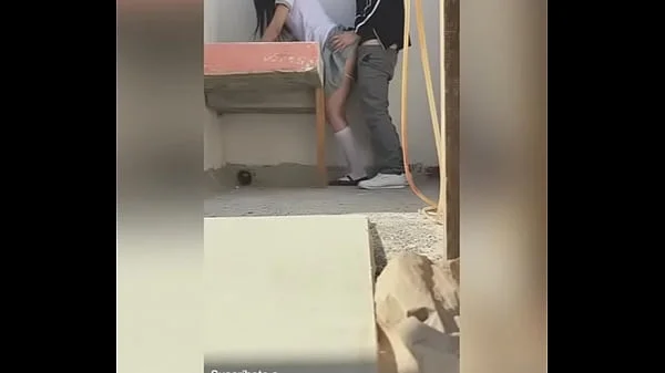 La CONVENCE Poco a Poco! Estudiantes Se Echan un RAPIDÍN en el COLEGIO!! Colegiala Mexicana Le GUSTA la VERGA por el CULO Dentro de la ESCUELA en Horas de CLASE! (Completo)