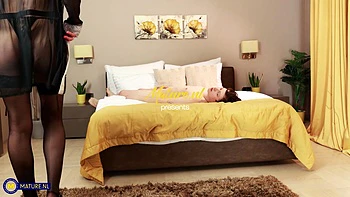 Facesitting Stepmilf Gwen Cortez Loves To Ride Her Stepson's Face Because It's Both Their Fetish