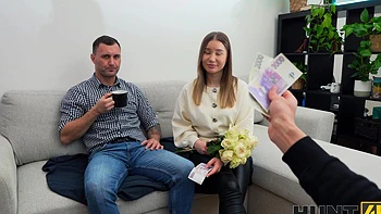 Peaches and money are the best pickup arguments, especially with stunning babes.