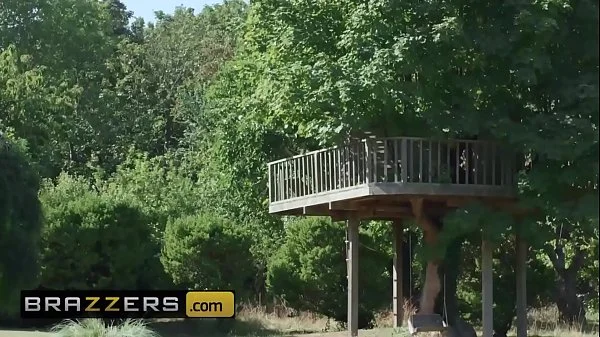 Milfs Like it Big - (Stacey Saran, Danny D) - A Very Neighborly Affair - Brazzers