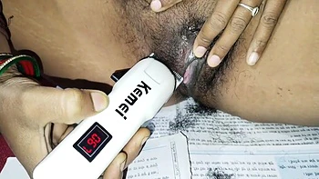 Stepsister-in-laws Pussy Had Thick Hair, So It Was Cleaned With A Machine