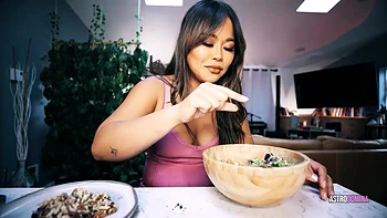 Tiny Garnishment Feat Astrodomina