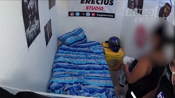 Mi vecina se escapa de su casa para un rapidín - cámara escondida