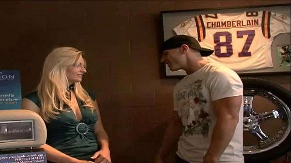 Bobbi Eden is a Milf in heat