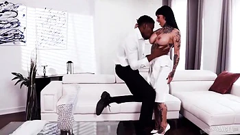 Lusty Busty Whitey Jessie Lee Fucked By A Long Black Penis