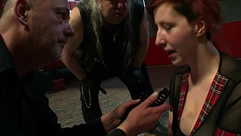 Humiliating chaining threesome