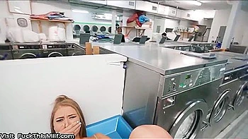 Down And Dirty Laundromat Anal - Callie Black, Vivianne Desilva, Parker Ambrose