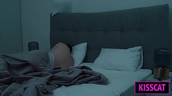 Why Stepmommy Wakes With Stepsons Wang In Hand Post-fight? Will This Babe Gets Face Cum In Share Daybed?