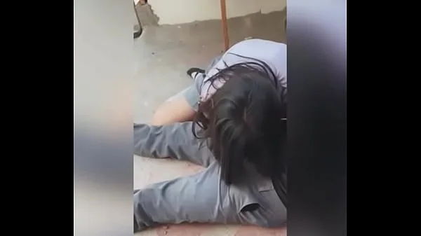 Estudiantes de la Técnica no se Aguantaron las Ganas en el Patio! Buena Chupada de una NENA COLEGIALA en ESCUELA de México! Amateur Publico! (Segunda Parte)
