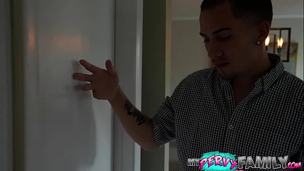 Horny Stepmom Caught Sexting With Stepson's Friend - Kaylynn Keys -