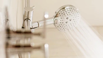 VIXENPLUS Cop Elizabeth Seduces Agent