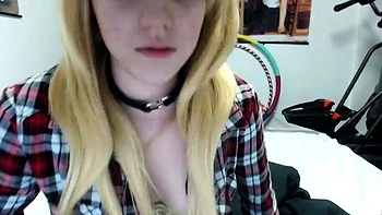 Amateur Blonde Teen Plays Solo with Toy Webcam Porn
