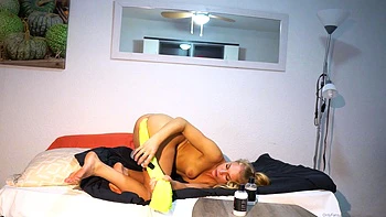 Blonde emo amateur solo masturbation