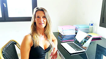 Milena, 40, assistant photographer! - Jacquie et Michel TV