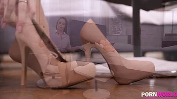 Petite teen Jenny Ferri sucks & fucks dude's big fat cock in the morning GP1137