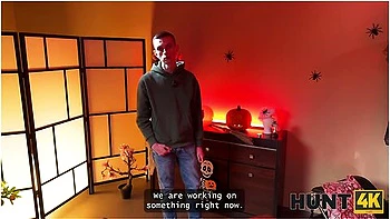 Hunter Ran Into A Sexy Chick In Public And Fucked Her In The Fortune-telling Salon - Vanessa Leone And Steve Q