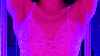 Amateur Big Titted Brunette Get Fucked On The Couch