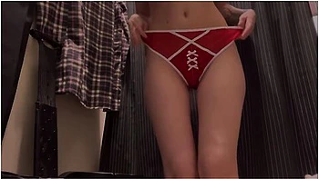 Prov Sexede Trusser Fra En Lækker Milf I Proverummet