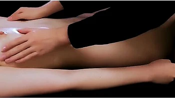 The Massage Ther Started Masturbating The Wet Pussy And Brought Her To Orgasm