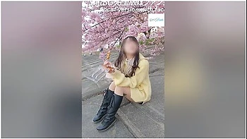 En Date Med En Amatorbarmfagre Kvindelig Universitetsstuderende Rigt Blowjob, Tilbagestaende Cream