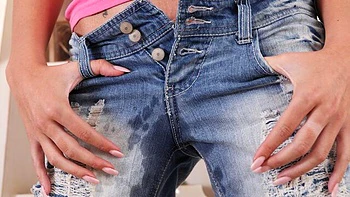 Skinny and young brunette Mistica knows how to have fun in solo