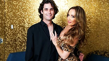 Fake-boobed blonde Richelle Ryan impaled by massive dong