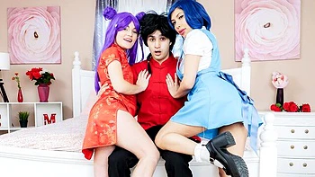 Penelope Woods and Evie Christian are enjoying this massive dick