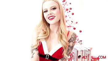 Tattoo dirt with ideal Paris White from AltErotic