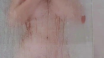 Hot amateur blonde pregnant toying her pussy solo